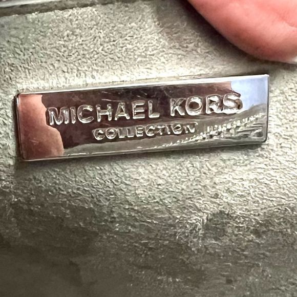 Michael Kors Daria Black Leather Saddle Crossbody Bag - Picture 9 of 16